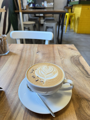 Opinii despre Powoli cafe în Rzeszów - Gastronomia