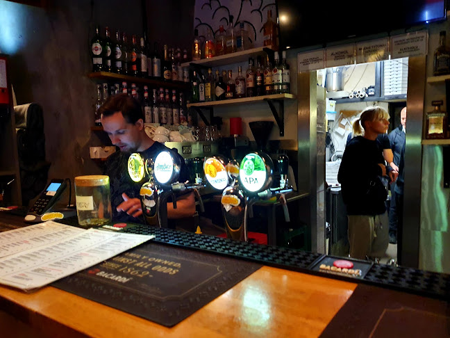 Al. 3 Maja 16/18A, 00-090 Warszawa