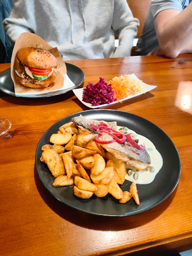 Opinii despre Karczma Karpiówka Restauracja Catering în Bełżec - Gastronomia