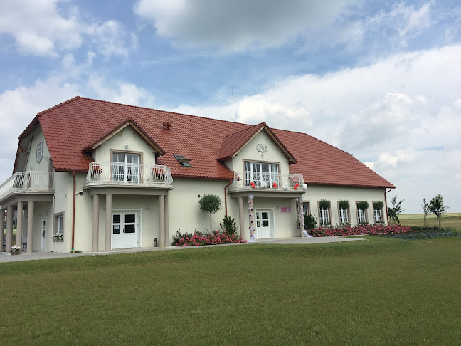 Opinii despre Restauracja Piławski Dwór în Piława - Gastronomia