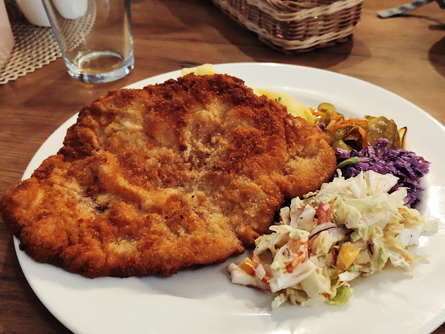 Comments and reviews of Restauracja i pokoje gościnne Kolejowa 18