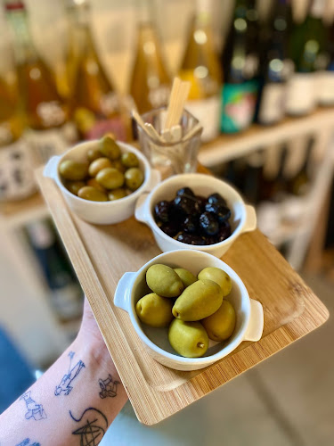 Opinii despre KLAR kawa i wino - kawiarnia speciality wine bar Gliwice în Gliwice - Gastronomia