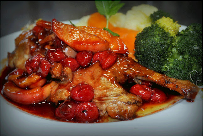 Malinowy Bzyk Restauracja