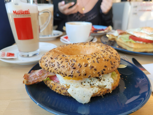 Ul, 1000-lecia Państwa Polskiego 2a, 84-120 Władysławowo