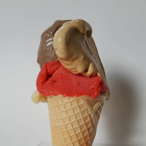 Włoska ROBOTA Lody Włoskie, Własnej roboty i gofry - Gastronomia