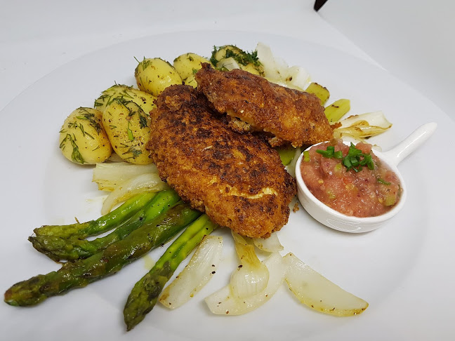 Restauracja: "Pod Złotym Liściem" - Gastronomia