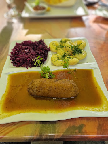 Rogata. Kuchnia lokalna. Kuchnia tradycyjna. Kuchnia beskidzka. Imprezy okolicznościowe.Rezerwacje firmowe. - Bielsko-Biała