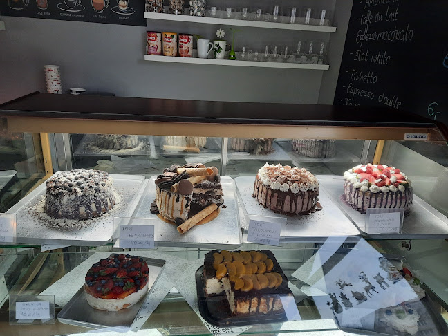 Opinii despre Cukiernia i Kawiarnia "Czekolada i cynamon"" în Kamień Pomorski - Gastronomia