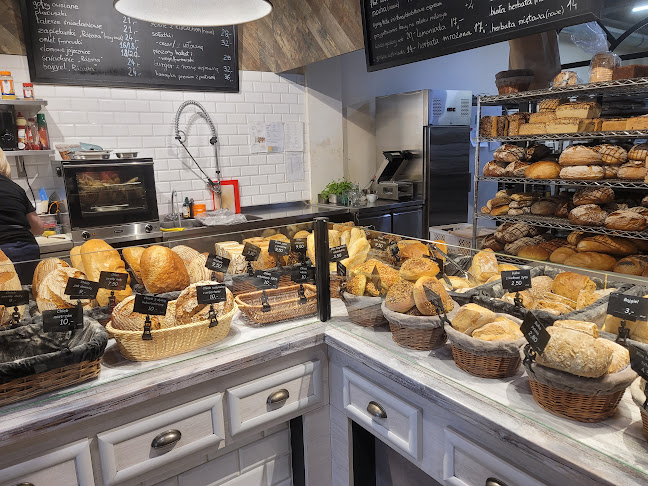 Różana Piekarnia Cukiernia Kawiarnia