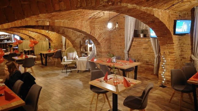 Piwniczna Restauracja & Pub - Gastronomia