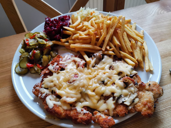 Comments and reviews of Restauracja Petrochemia