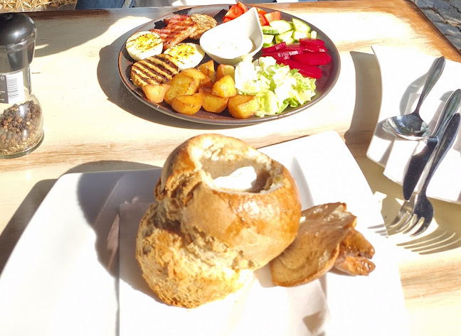 Rogata. Kuchnia lokalna. Kuchnia tradycyjna. Kuchnia beskidzka. Imprezy okolicznościowe.Rezerwacje firmowe. - Bielsko-Biała