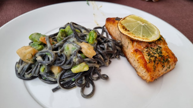 Ostrówek 19, 45-082 Opole