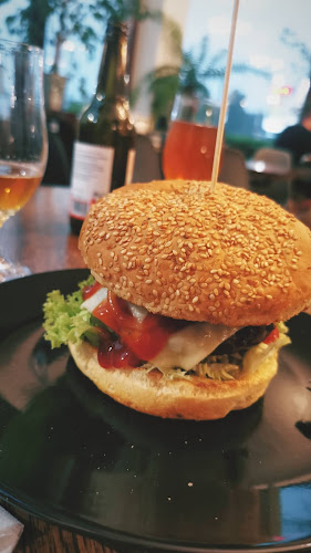 Comentarii opinii despre Dziki Burger