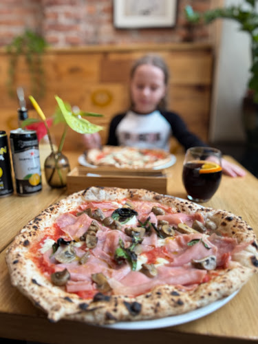 Opinii despre La Fontana Pizza Napoletana în Tychy - Gastronomia