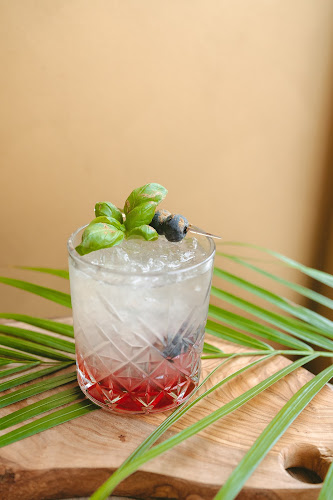 CAVA Organic Bistro Café Złote Tarasy - Warszawa