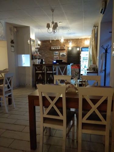 Restauracja i pokoje gościnne Kolejowa 18 Phone number