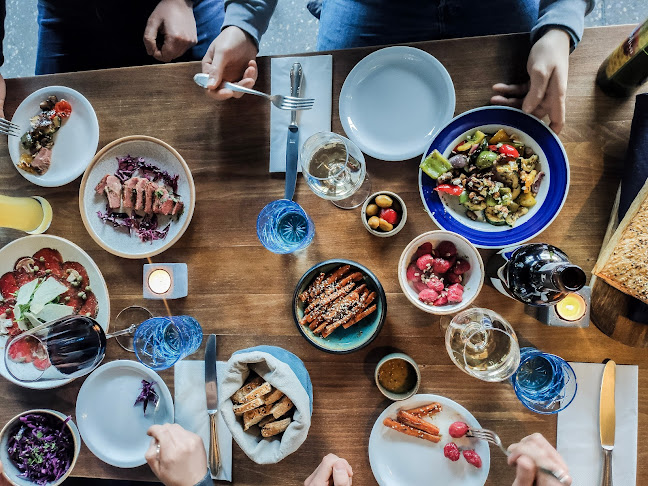 Comentarii opinii despre Magazyn