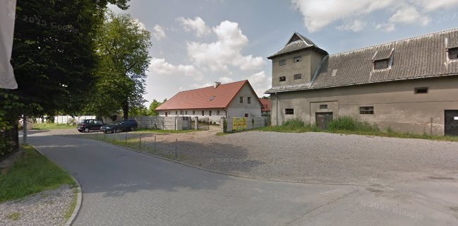 Stara Stajnia - kuchnia , wino i jazz